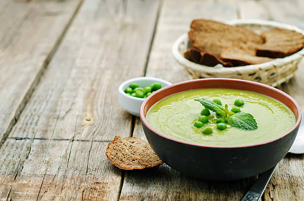 soup puree of green peas
