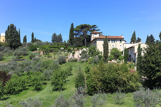 istock Villa in the Tuscan Hills Italy 466974003