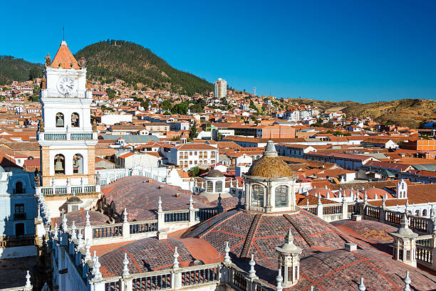 vista de sucre, bolivia - bolivian culture fotografías e imágenes de stock