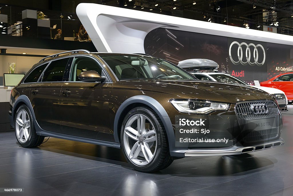 Audi A6 Avant Allroad Quattro - Foto stock royalty-free di 2014