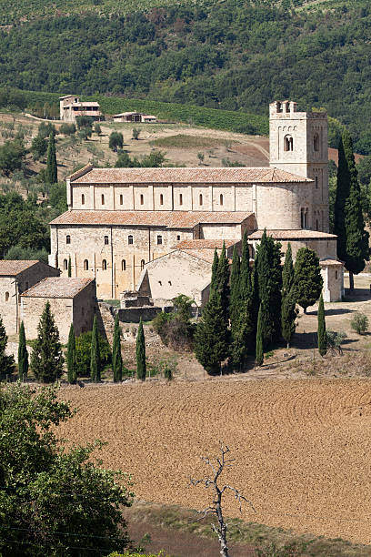 abadía de san antimo - abbazia di santantimo fotografías e imágenes de stock