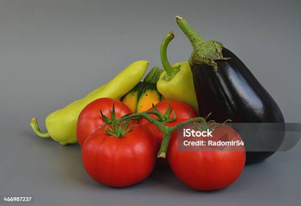 Verduras 25 Foto de stock y más banco de imágenes de Alimento - Alimento, Berenjena - Vegetal, Color - Tipo de imagen