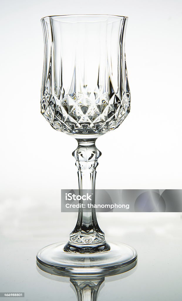 Puste wino szkła odizolowany na białym tle. - Zbiór zdjęć royalty-free (Bez ludzi)