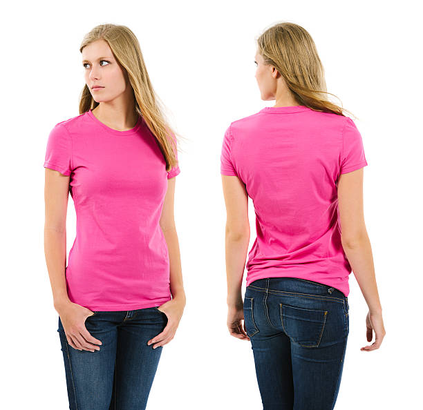 fêmea com camisa rosa em branco e cabelo comprido - shirt women pink jeans imagens e fotografias de stock