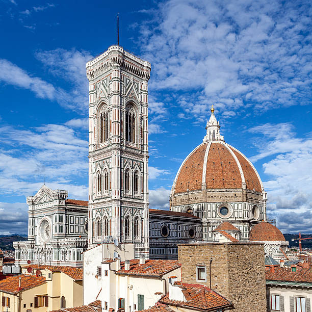 cattedrale di firenze dal punto di vista sopraelevato - renaissance florence italy piazza duomo italy foto e immagini stock