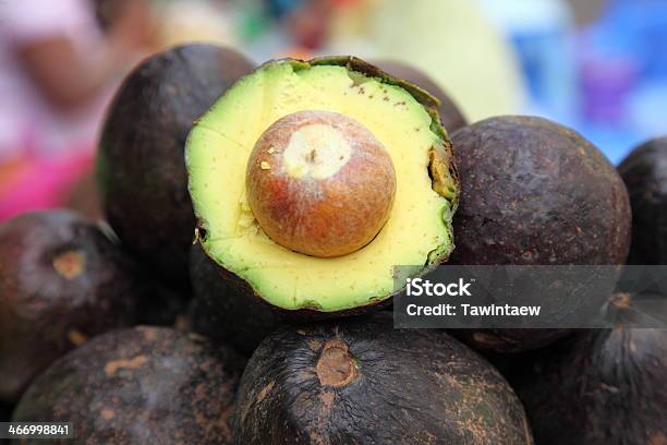 Abacate - Fotografias de stock e mais imagens de Abacate - Abacate, Alimentação Saudável, Amarelo