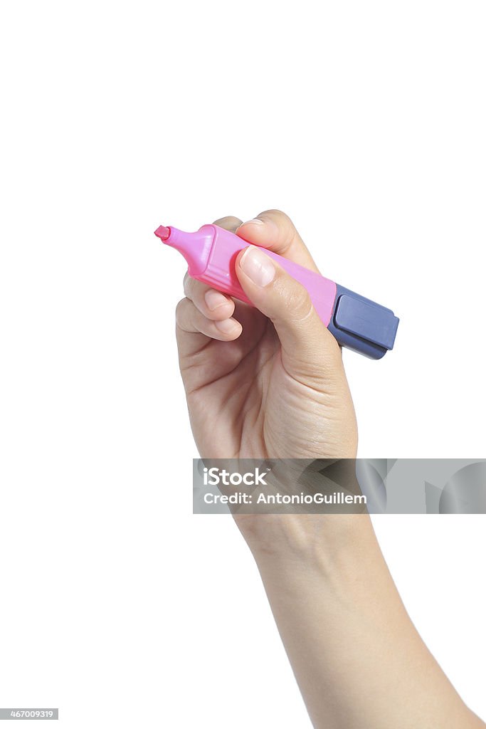 Donna mano tiene un marcatore rosa - Foto stock royalty-free di Adulto
