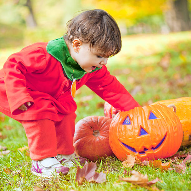istock Halloween girl 467009813