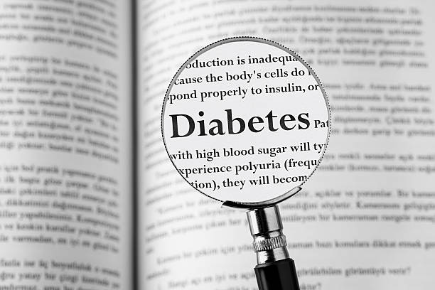 la diabetes - focus magnifying glass definition single word fotografías e imágenes de stock