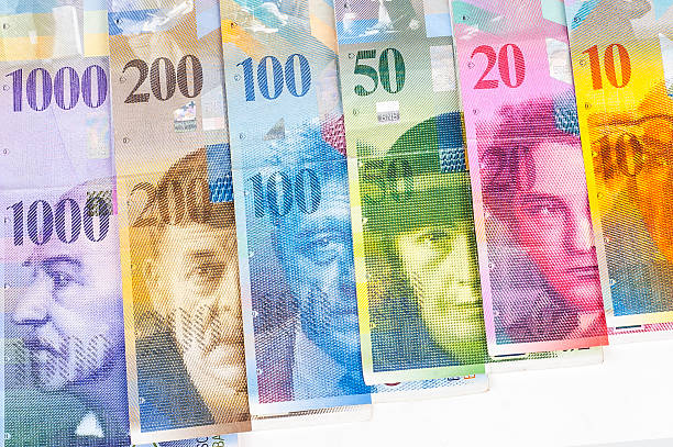 banconota del franco svizzero - banconota del franco svizzero foto e immagini stock