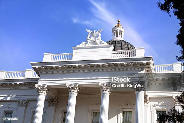 Edificio Del Capitolio Del Estado De California Foto de stock y más banco de imágenes de Aire libre - Aire libre, Arquitectura exterior, California