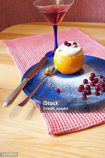 Arancio Dessert Con Barry E Un Bicchiere Di Vino - Fotografie stock e altre immagini di Agrume - Agrume, Arancia, Arancione