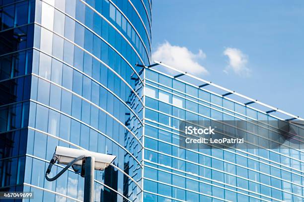 Control De Cámara De Banco Foto de stock y más banco de imágenes de Arquitectura exterior - Arquitectura exterior, Bloque de Oficinas, Nuevo