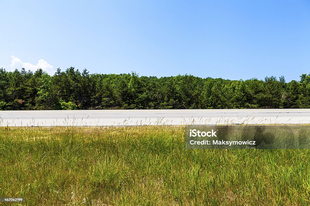 American Country Road, vista lateral - Foto de stock de Vista de costado libre de derechos