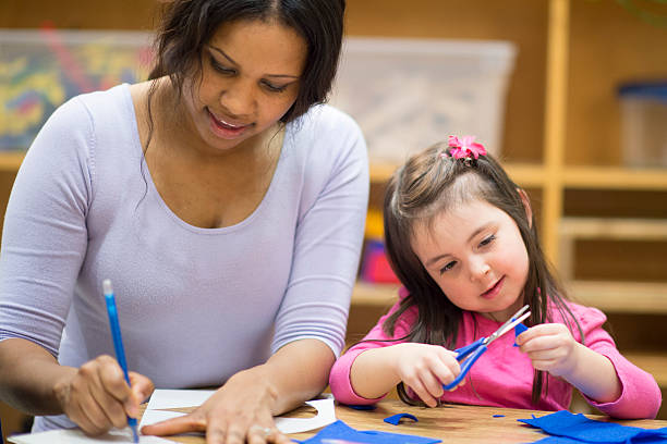 istock Little Girl Learning Arts and Crafts 467077546