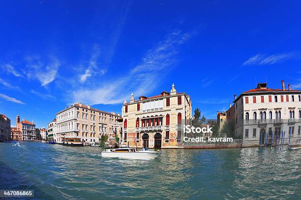 Photo libre de droit de Le Célèbre Grand Canal À Venise banque d'images et plus d'images libres de droit de Balcon - Balcon, Bateau à moteur, Bleu