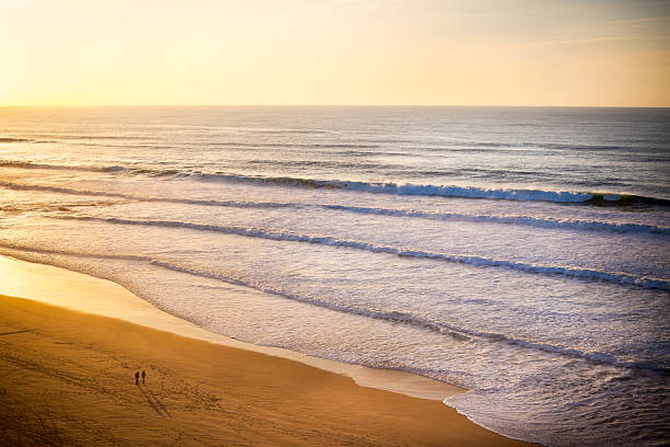 istock Beautiful orange sunset on the ocean shore 467090173