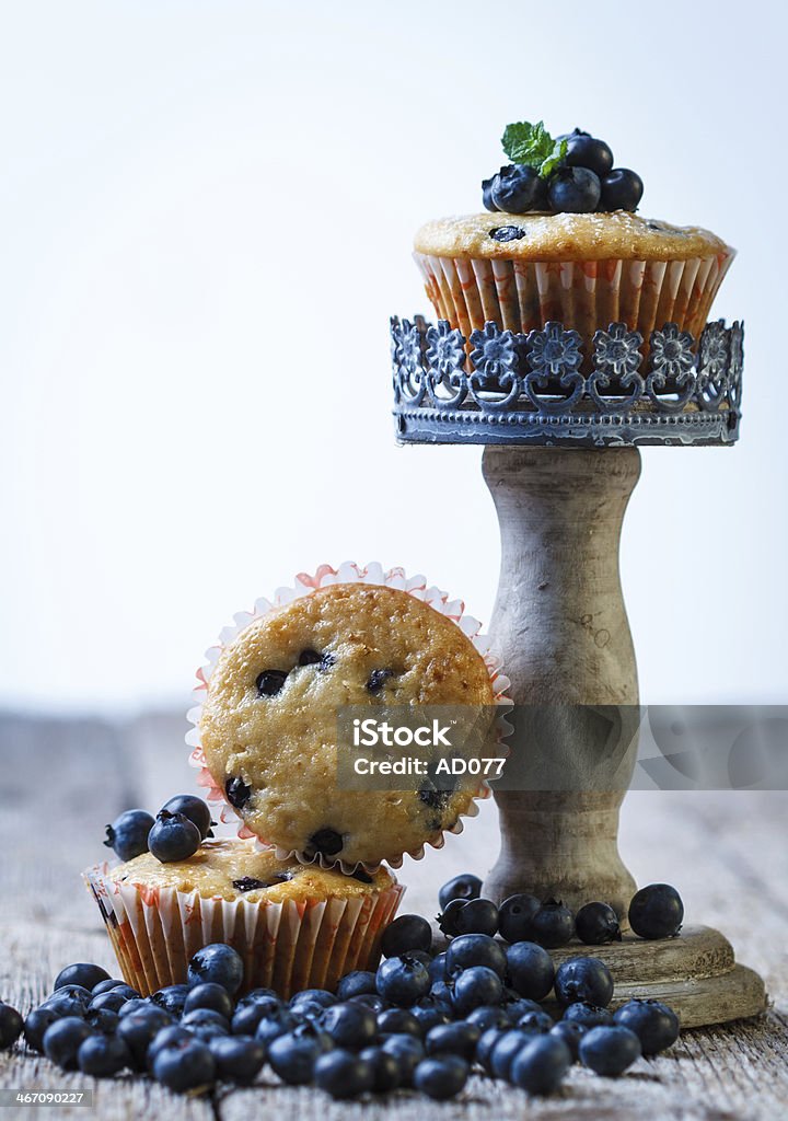 Caseira muffins de mirtilo em papel Forma de Bolinho - Foto de stock de Alimentação Saudável royalty-free