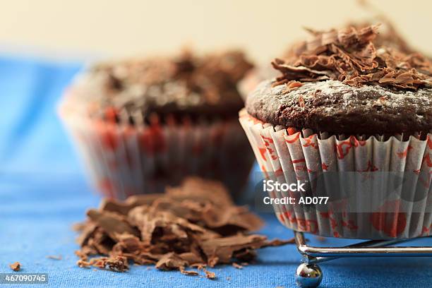 Muffin Al Cioccolato - Fotografie stock e altre immagini di Blu - Blu, Cibo, Cioccolato