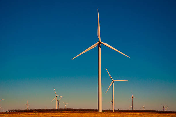 wind turbine à énergie propre vent farm power plant - lubbock photos et images de collection
