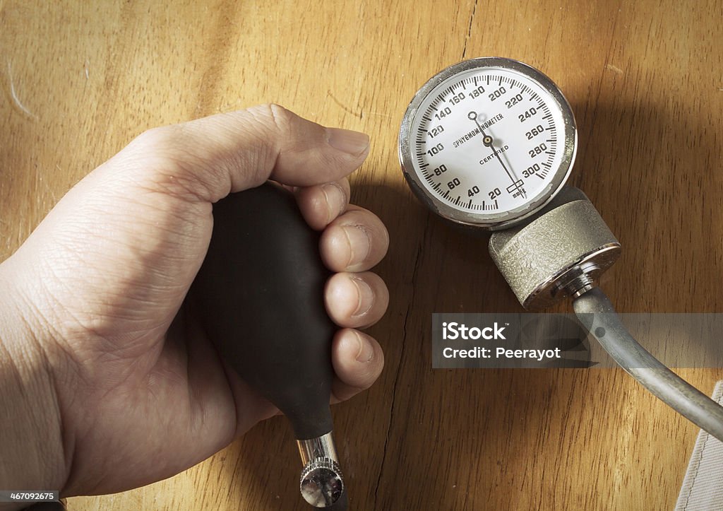 Sphygmomanometer na mão. - Royalty-free Cardiologista Foto de stock