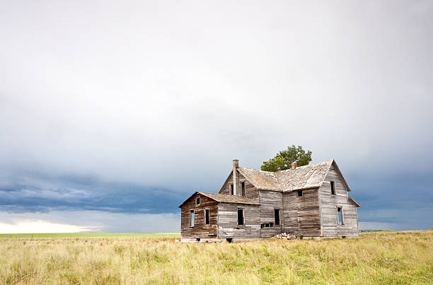 istock Abandoned House on the Prairie 467093869