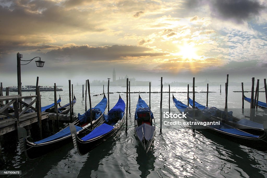 ベネチアにはゴンドラ、大運河沿いにイタリア - アドリア海のロイヤリティフリーストックフォト