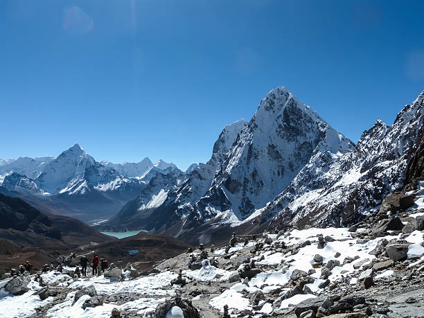 高い山頂、世界の amadablam - amadablam ストックフォトと画像