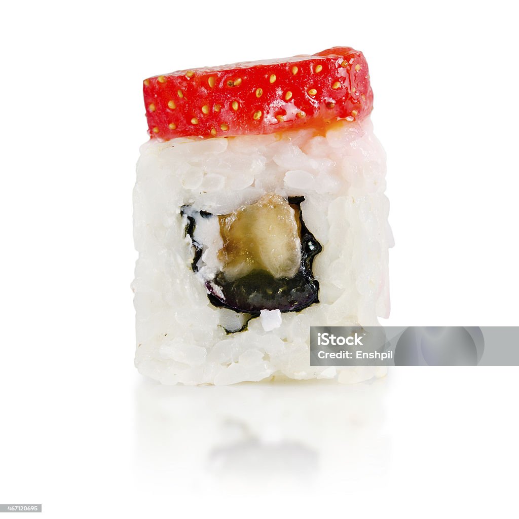 Традиционных свежие японские суши-роллов на белом фоне - Стоковые фото Азиатская культура роялти-фри
