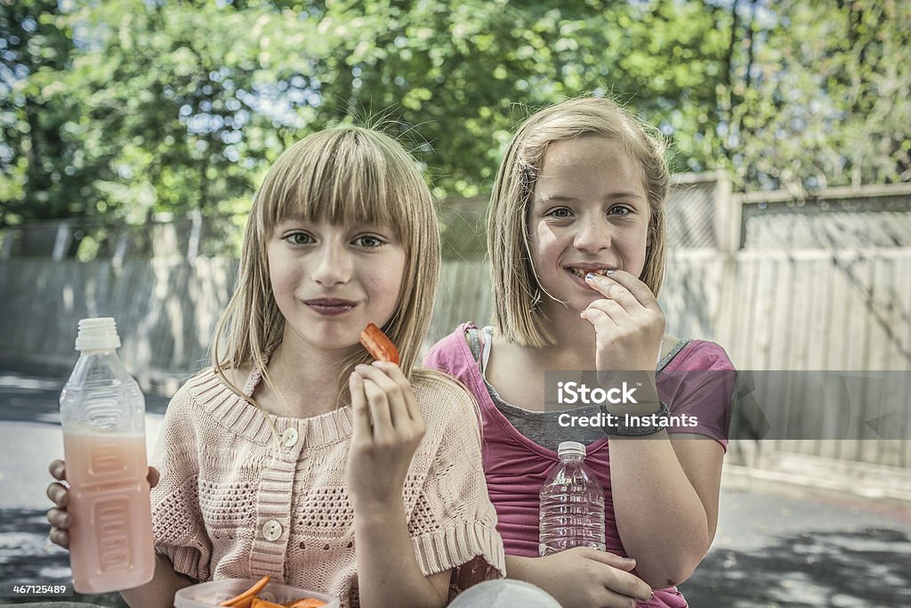 Uno snack - Foto stock royalty-free di 10-11 anni