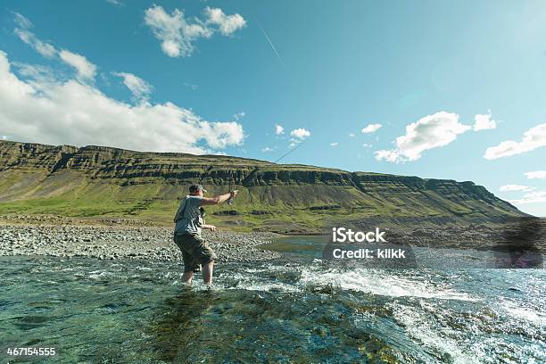 Flyfisherman 鋳造のフライ - アイスランドのストックフォトや画像を多数ご用意 - アイスランド, 釣りをする, サーモン