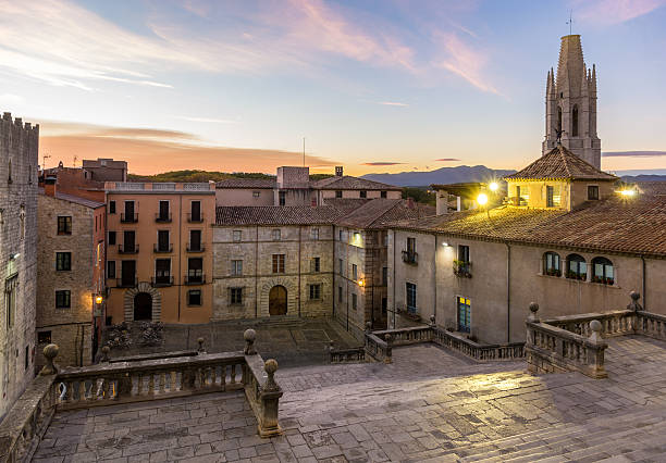 vista da catedral de girona-catalunha, espanha - spain gerona architecture building exterior imagens e fotografias de stock