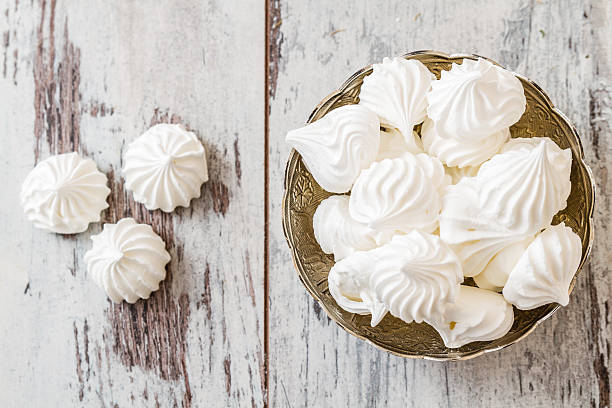 Bowl filled with vanilla meringue cookies