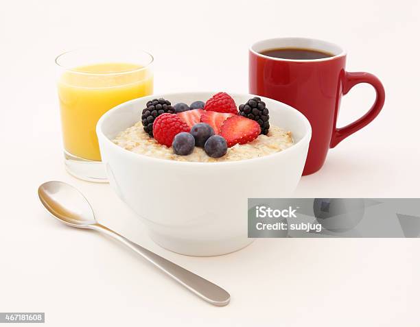 Gesundes Frühstückhaferflocken Stockfoto und mehr Bilder von Schüssel - Schüssel, Haferbrei, Hafermehl