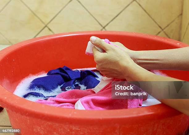 Von Hand Waschen Tuch Stockfoto und mehr Bilder von 2015 - 2015, Behälter, Das Leben zu Hause