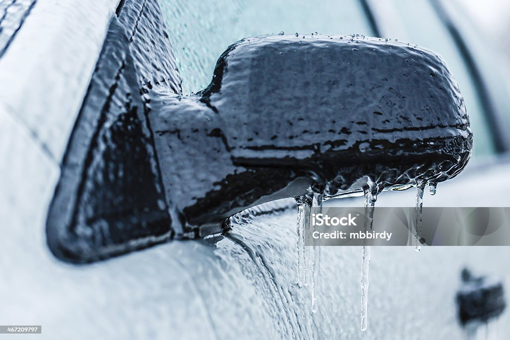 Helado automóvil retrovisor exterior - Foto de stock de Aguanieve libre de derechos