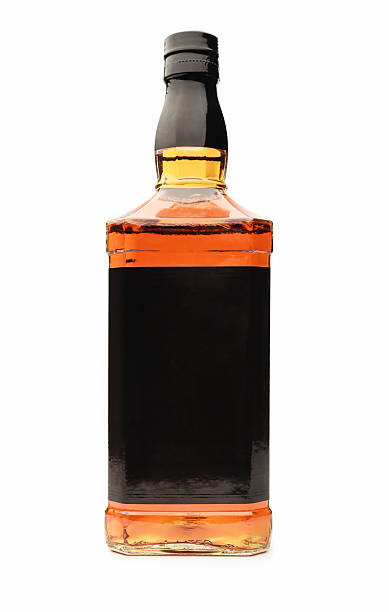 bouteille de whiskey - liqueur color image isolated nobody photos et images de collection