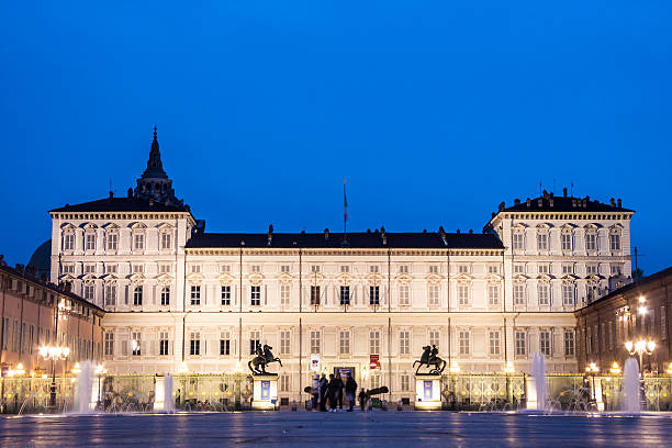 königspalast in turin oder palazzo reale - palazzo reale turin stock-fotos und bilder