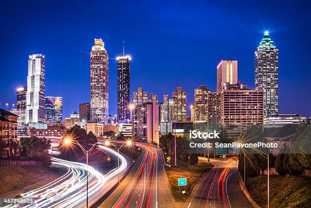 De La Ciudad De Atlanta Georgia Skyline Foto de stock y más banco de imágenes de Atlanta - Atlanta, Panorama urbano, Noche