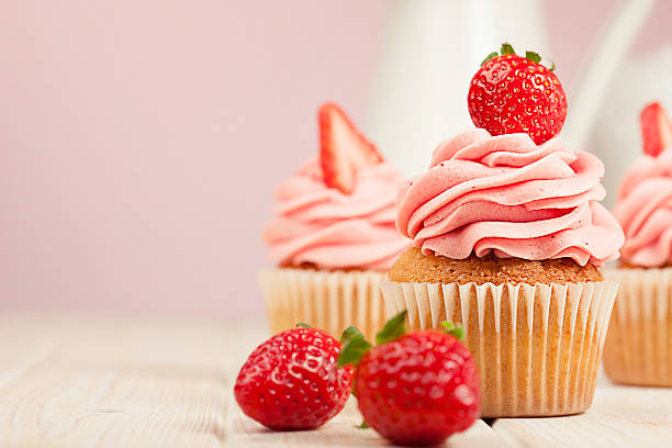 strawberry cupcakes - 蛋糕 圖片 個照片及圖片檔