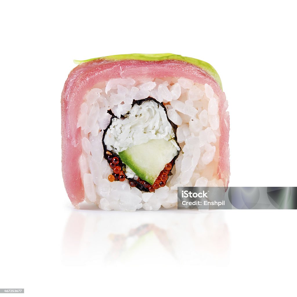 Rolos de sushi japonês tradicional frescos em um fundo branco - Royalty-free Almoço Foto de stock