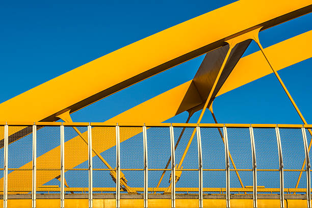 istock Yellow and blue, lightbox: http://www.istockphoto.com/search/lightbox/17556659#3033ebe 467256790
