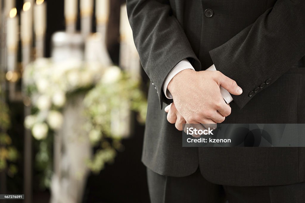 Mann oder mortician in Beerdigung Trauer - Lizenzfrei Begräbnis Stock-Foto