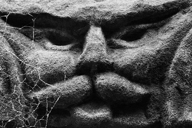 istock Detail tombstone 467287997