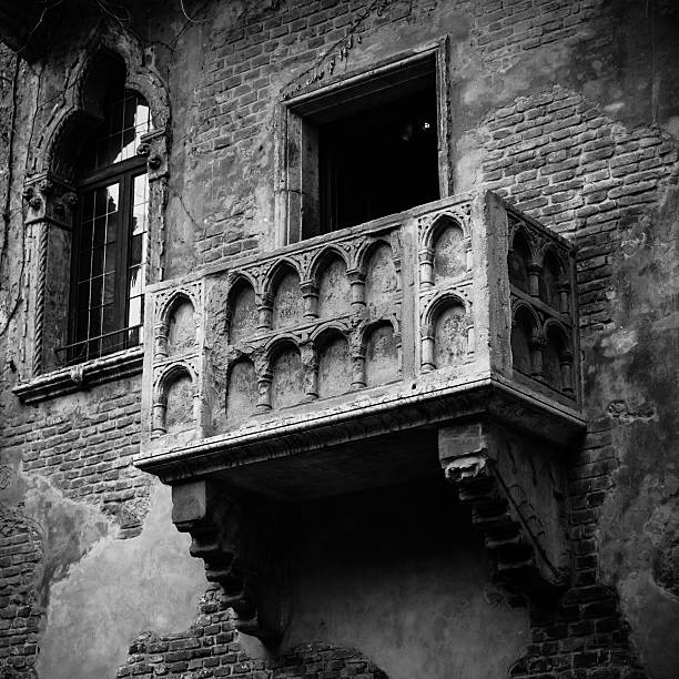 istock Romeo and Juliet balcony 467289322