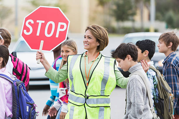 school crossing guard - education sign school crossing sign crossing stock-fotos und bilder