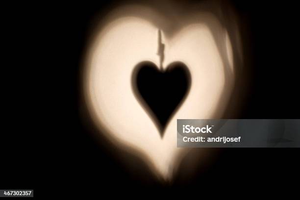 Serce Symbolami Cienie - zdjęcia stockowe i więcej obrazów Bez ludzi - Bez ludzi, Ciemny, Cień