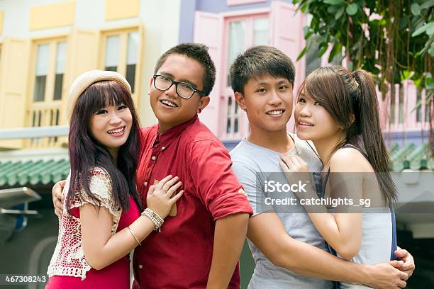 Casais Jovens Asiático - Fotografias de stock e mais imagens de 20-29 Anos - 20-29 Anos, Adulto, Alegria