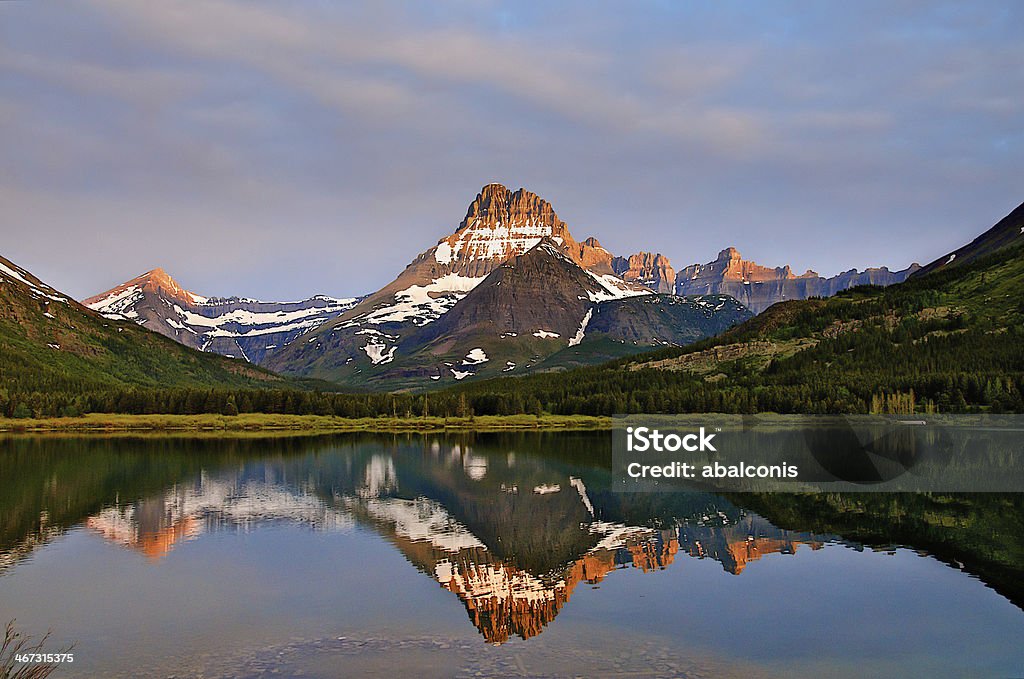 Nascer do sol em muitos Lago glaciar - Royalty-free Ao Ar Livre Foto de stock