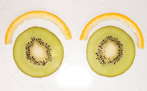 istock Kiwi and orange 467318119